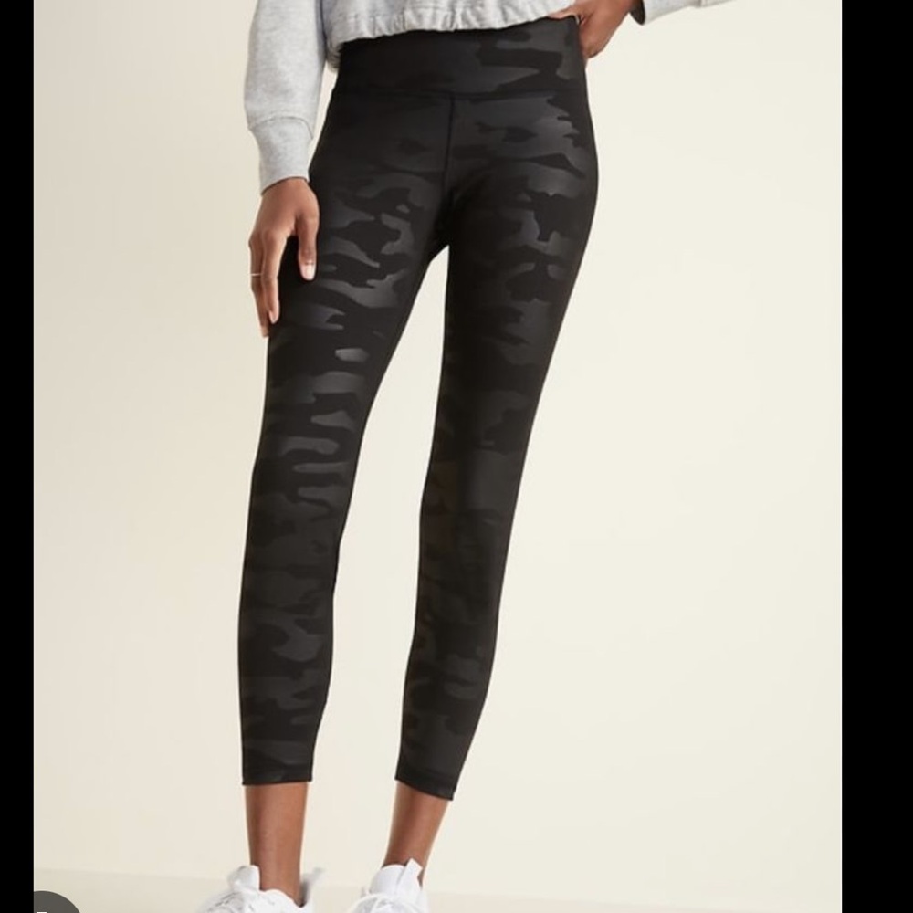 Old Navy Active Dry Sport Camo Leggings